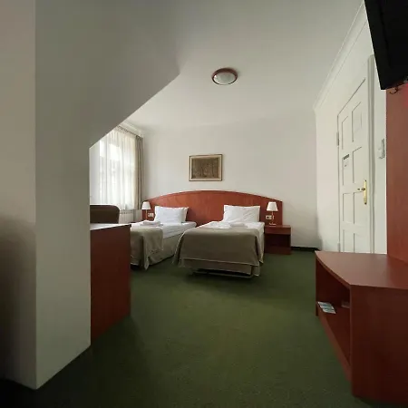 弗克拉酒店 3* 贾乌多沃