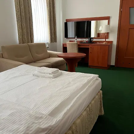 Wkra Hotel 3*
